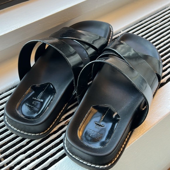 WORN ONCE BLACK ZARA SANDLE - Picture 4 of 4